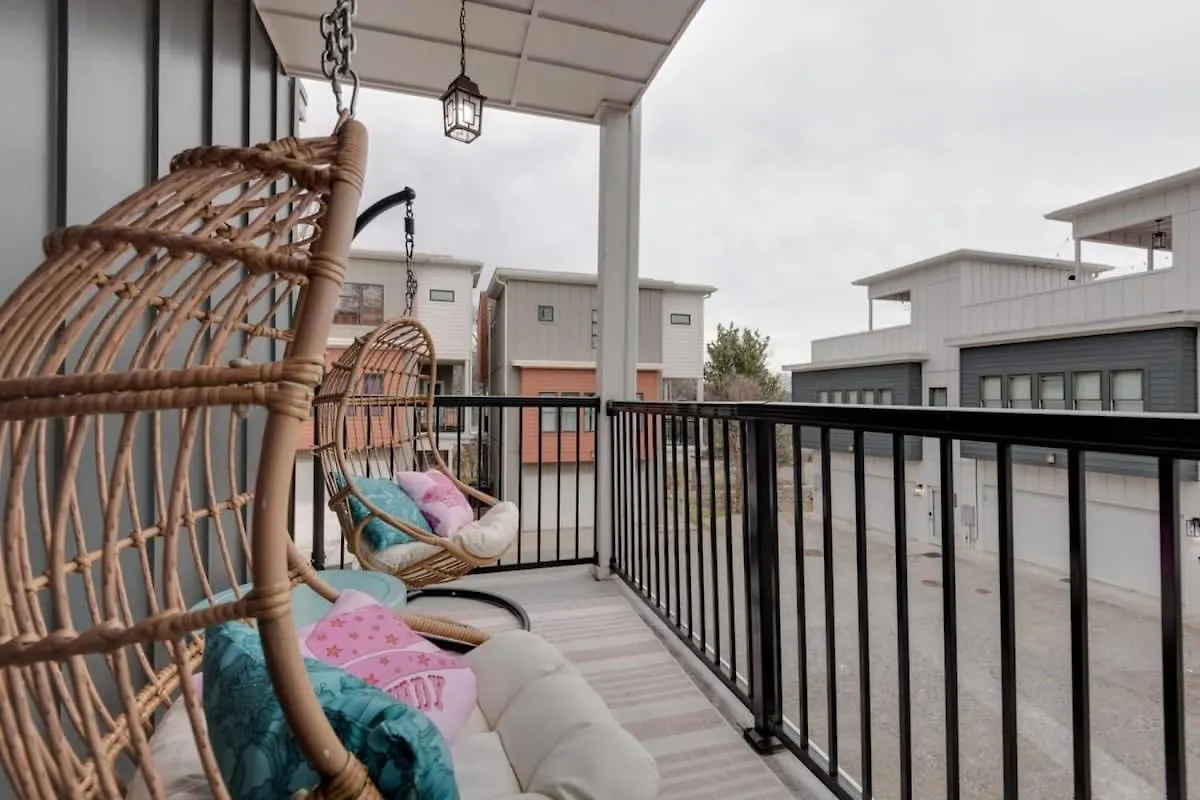 Butterfly Bnb~Modern Luxury~Giant Rooftop~9Min Dt Nashville Hébergement de vacances