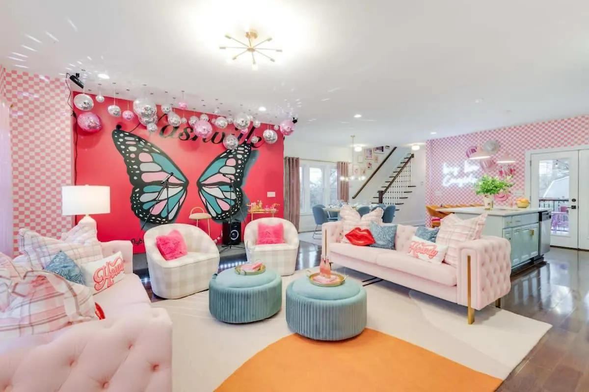 Butterfly Bnb~Modern Luxury~Giant Rooftop~9Min Dt Nashville