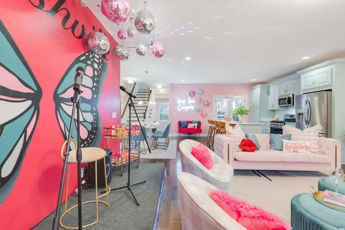 Butterfly Bnb~Modern Luxury~Giant Rooftop~9Min Dt Nashville