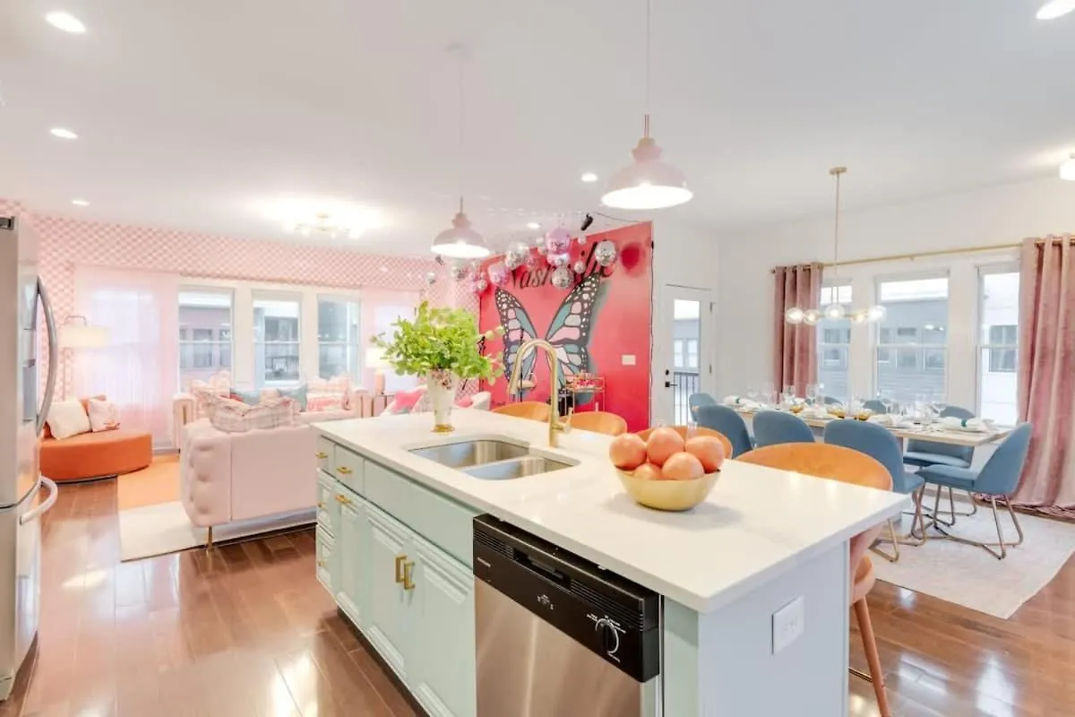 Holiday home Butterfly Bnb~Modern Luxury~Giant Rooftop~9Min Dt Nashville