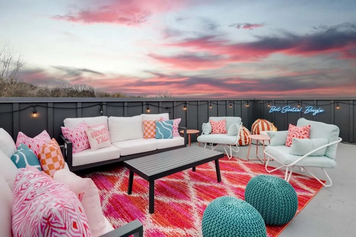 Holiday home Butterfly Bnb~Modern Luxury~Giant Rooftop~9Min Dt Nashville